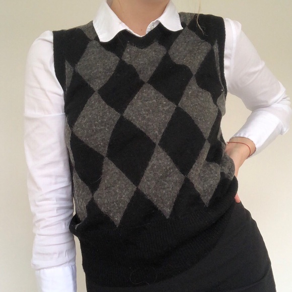 Argyle Cropped Sweater Vest - Picture 3 of 4